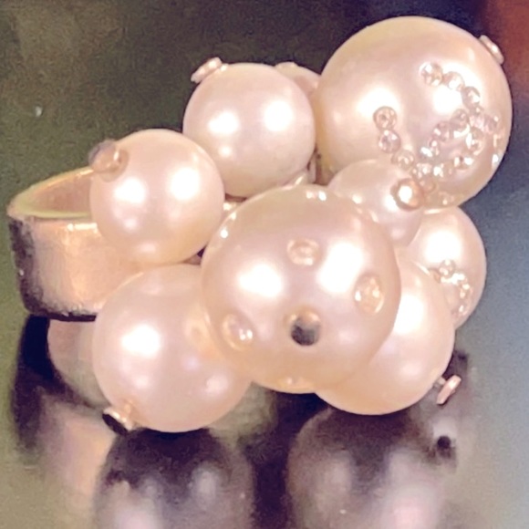 WOW POSHMARK - Authentic CHANEL SUPERMODEL FESTIVAL Bold & Gold & Pearl Ring - Picture 9 of 15
